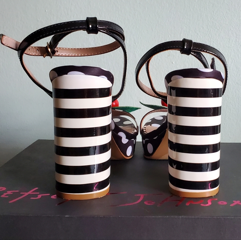 Betsey Johnson Judson Black&White Polka Dot Block Heel Platform Sandals Size 5.5 - Picture 7 of 7